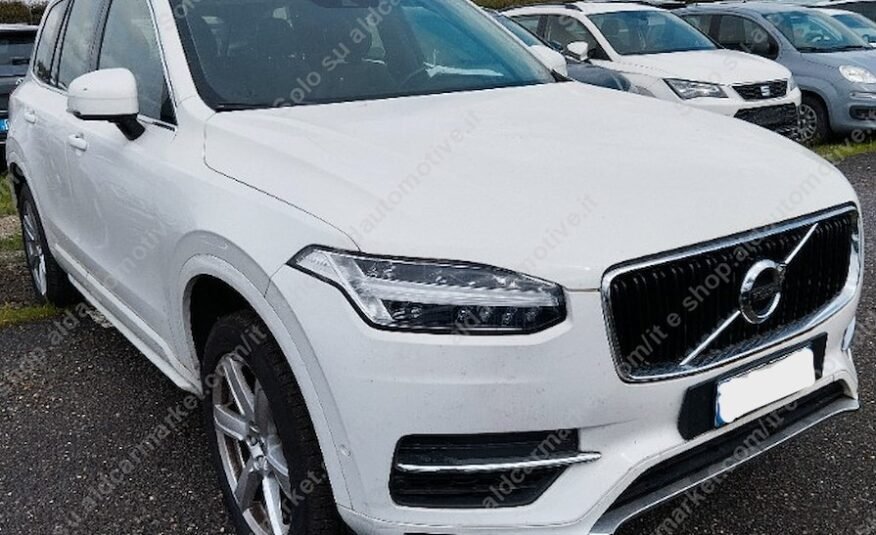 VOLVO XC-90 T-8 Twin, MOMENTUM