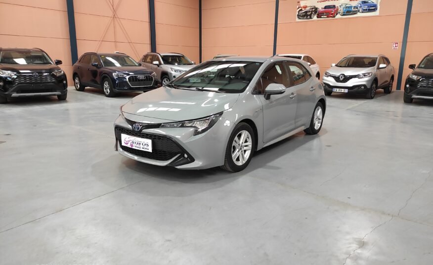 TOYOTA COROLLA 1.8 HIBRID BUSINESS