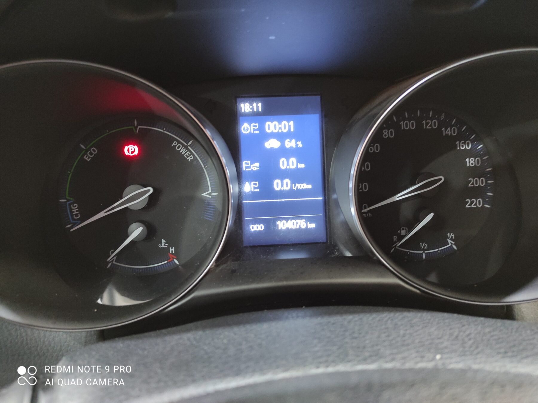 TOYOTA 2.0 180H Advance