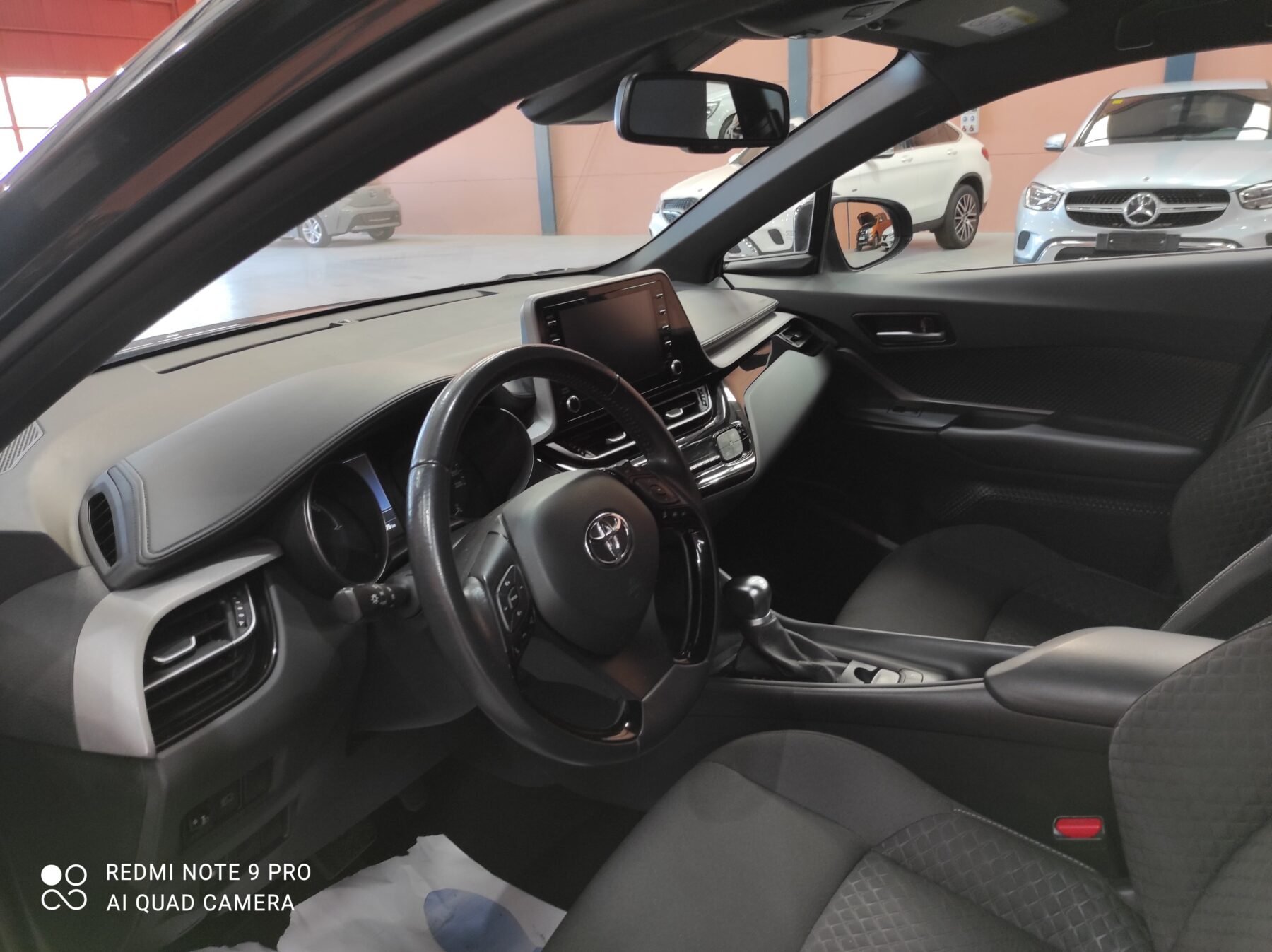 TOYOTA 2.0 180H Advance