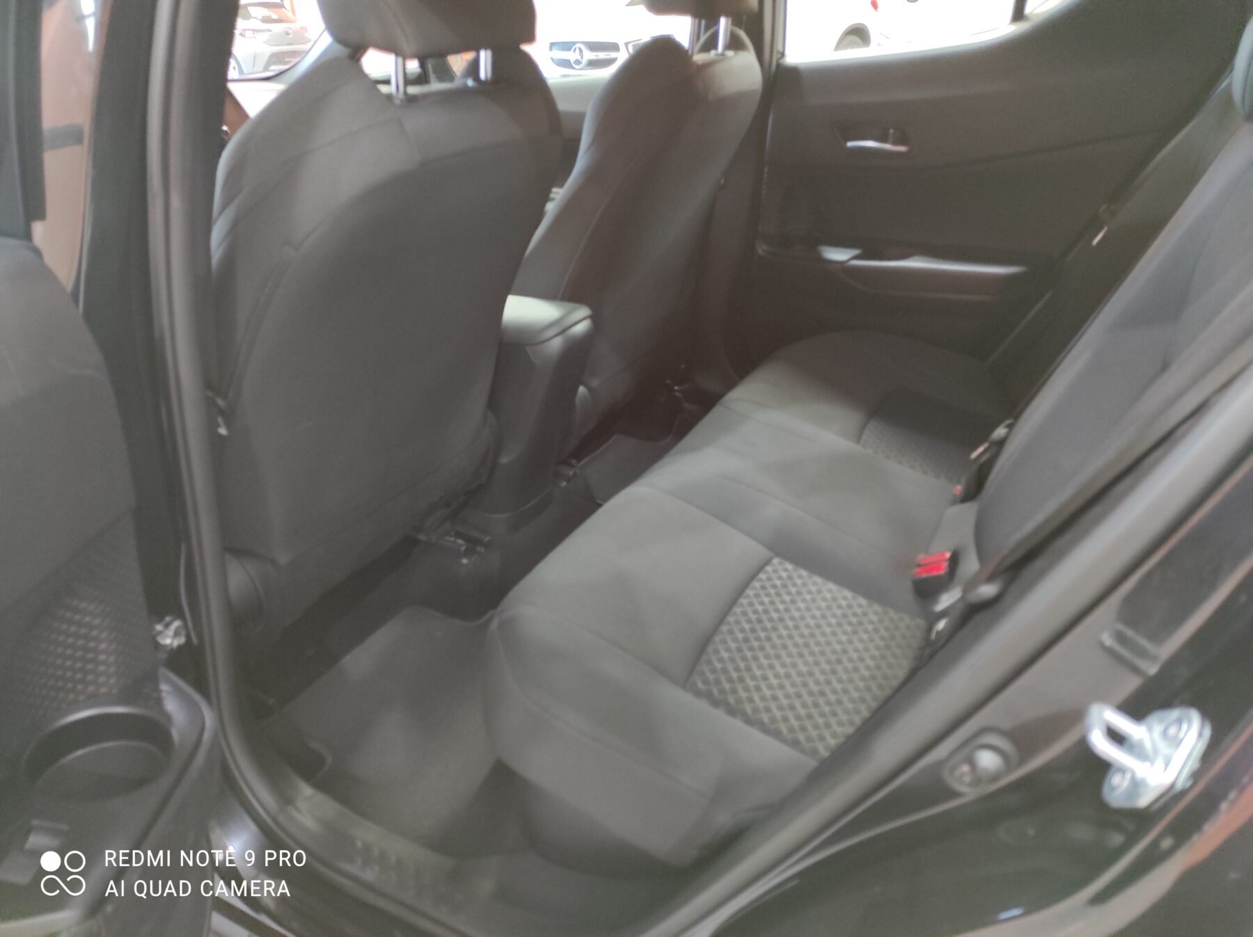 TOYOTA 2.0 180H Advance