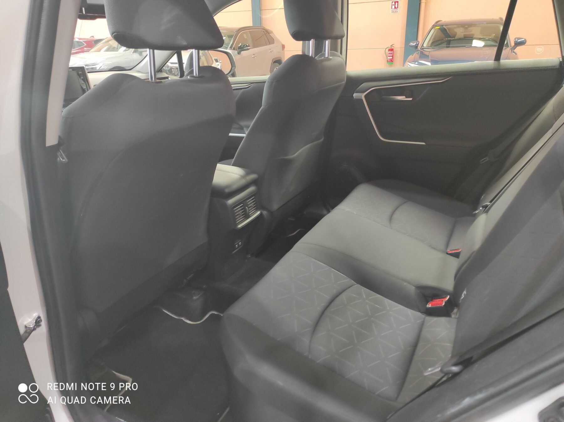 TOYOTA RAV4 BUSINES 2WD