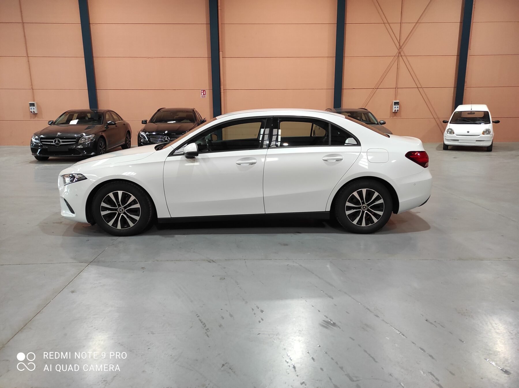 MERCEDES-BENZ SEDAN A 180