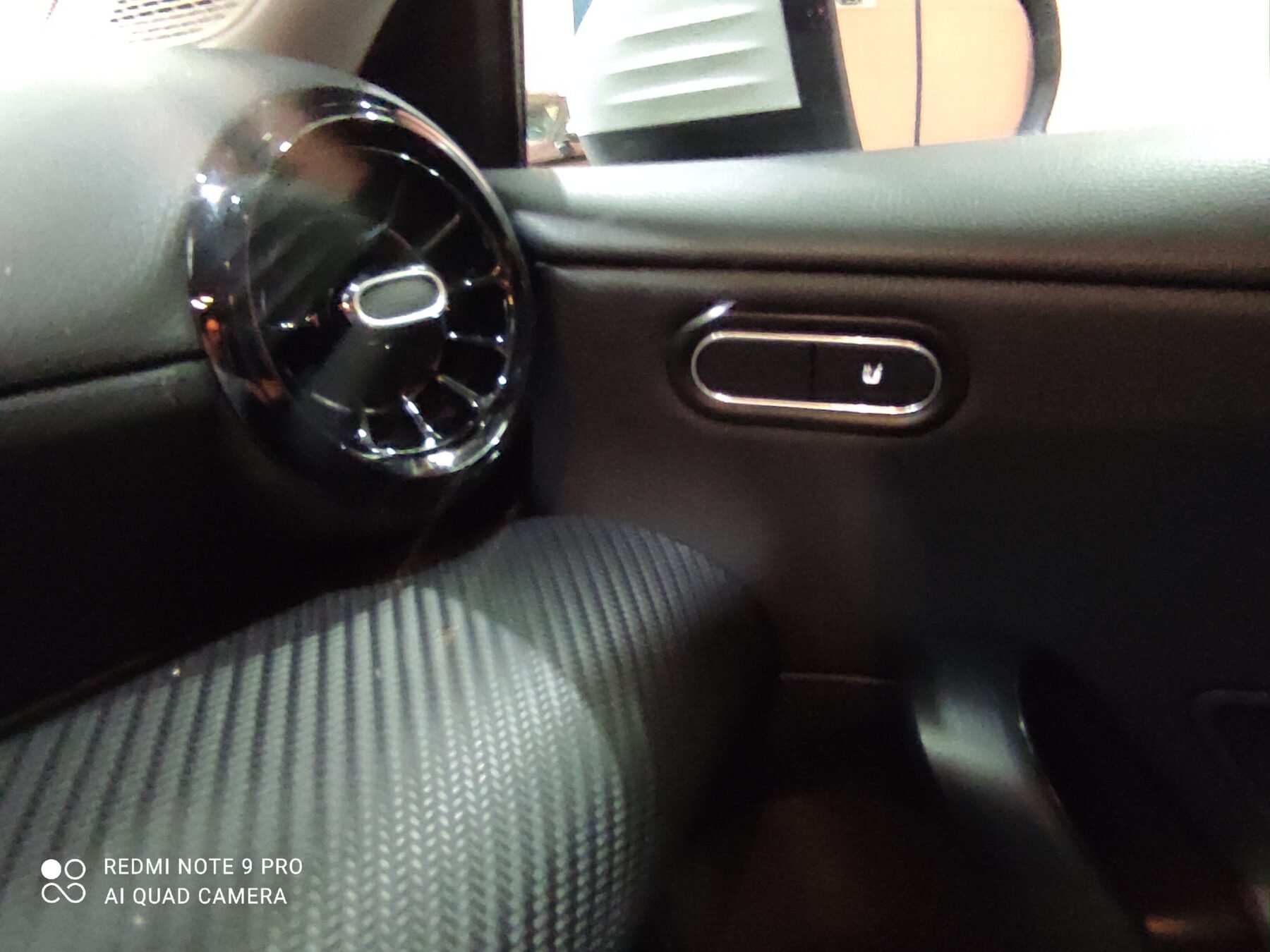 MERCEDES-BENZ SEDAN A 180