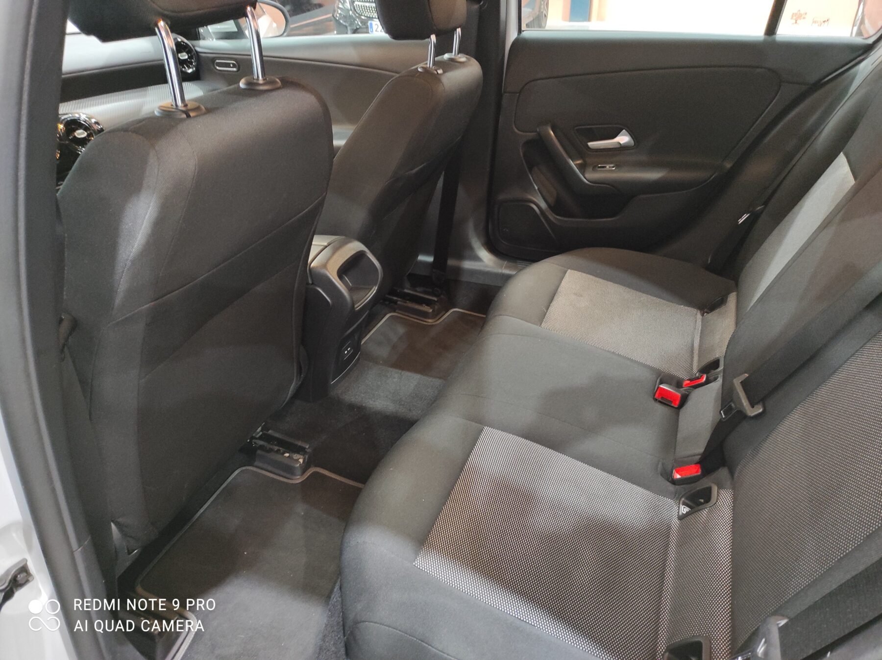 MERCEDES-BENZ SEDAN A 180