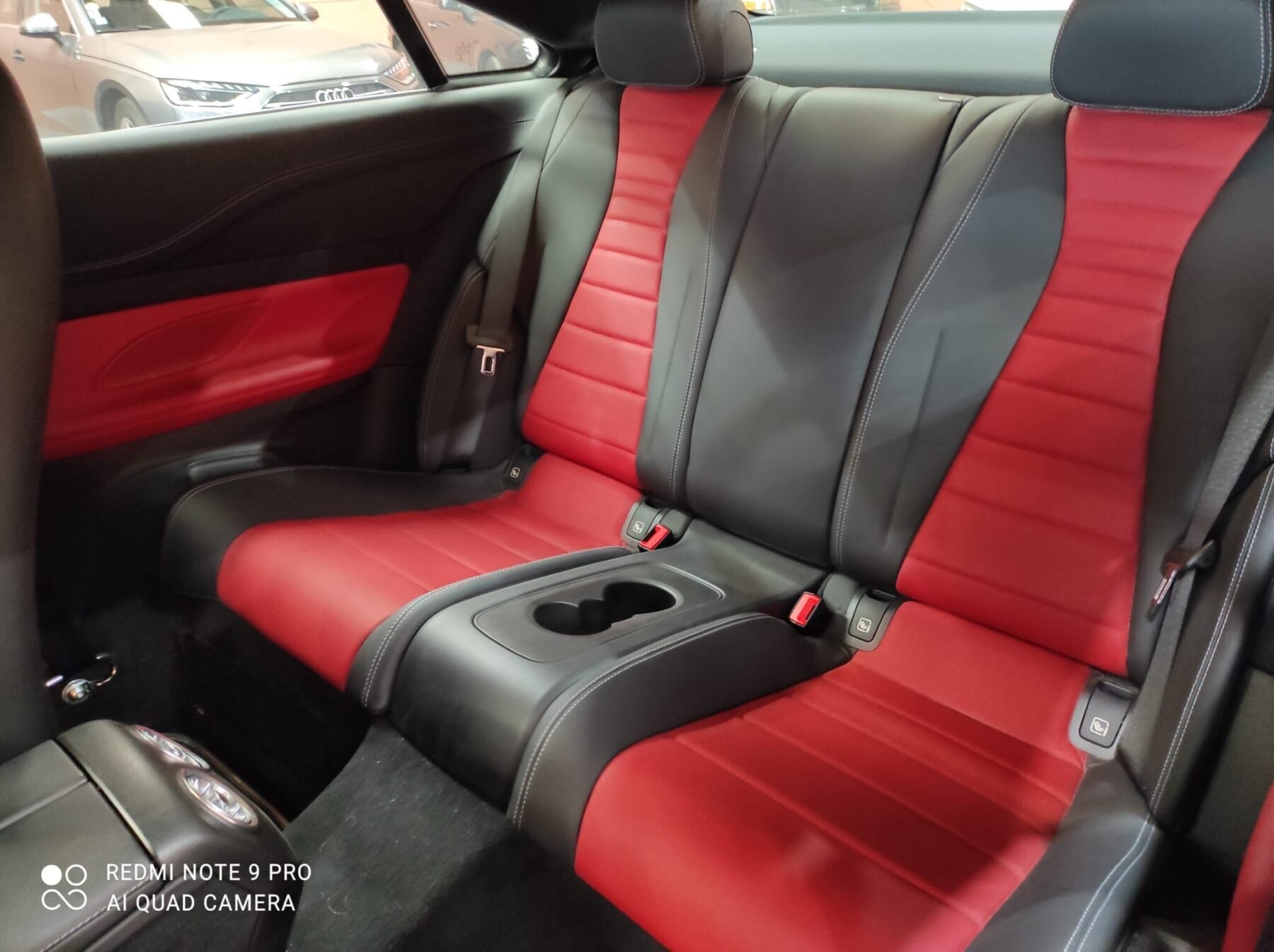 MERCEDES-BENZ E CUPE 220 D AUT.