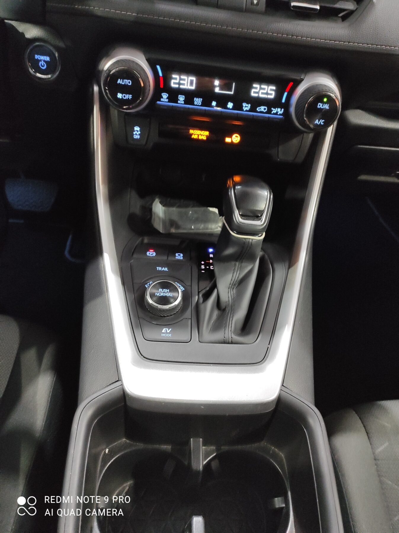 TOYOTA RAV4 2.5 HV BUSINESS, 4WD