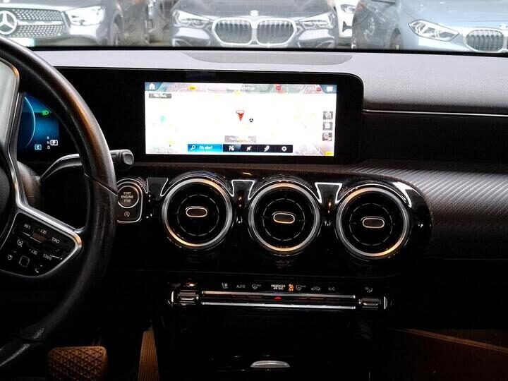 MERCEDES-BENZ A-180 2.0d