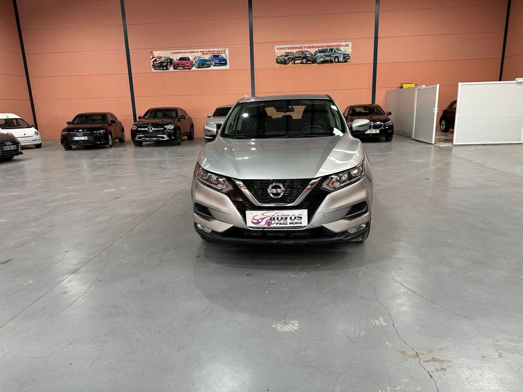 NISSAN BUSINES 2WD