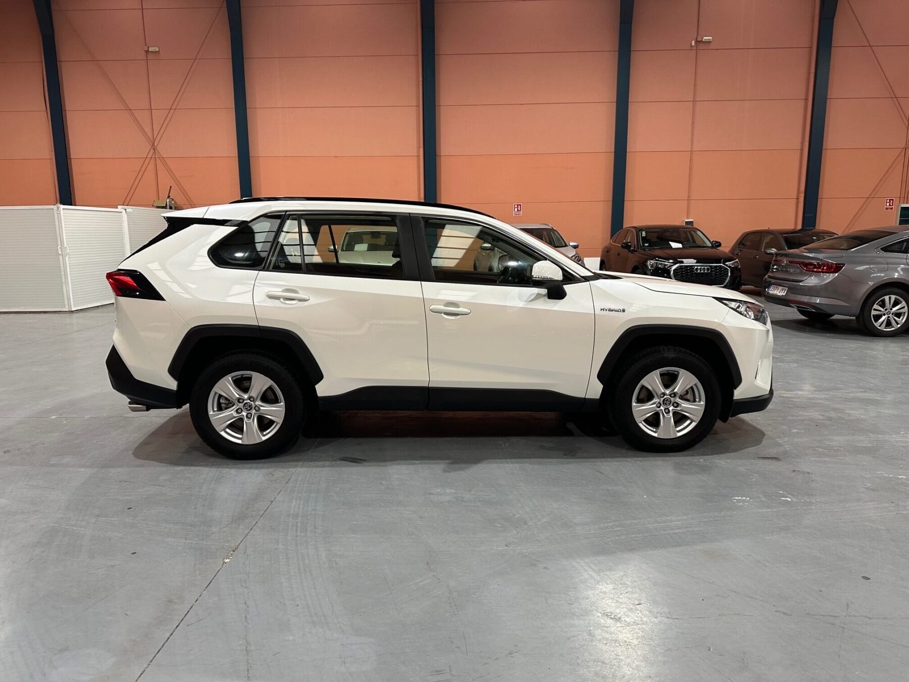 TOYOTA RAV4 BUSINES 2WD