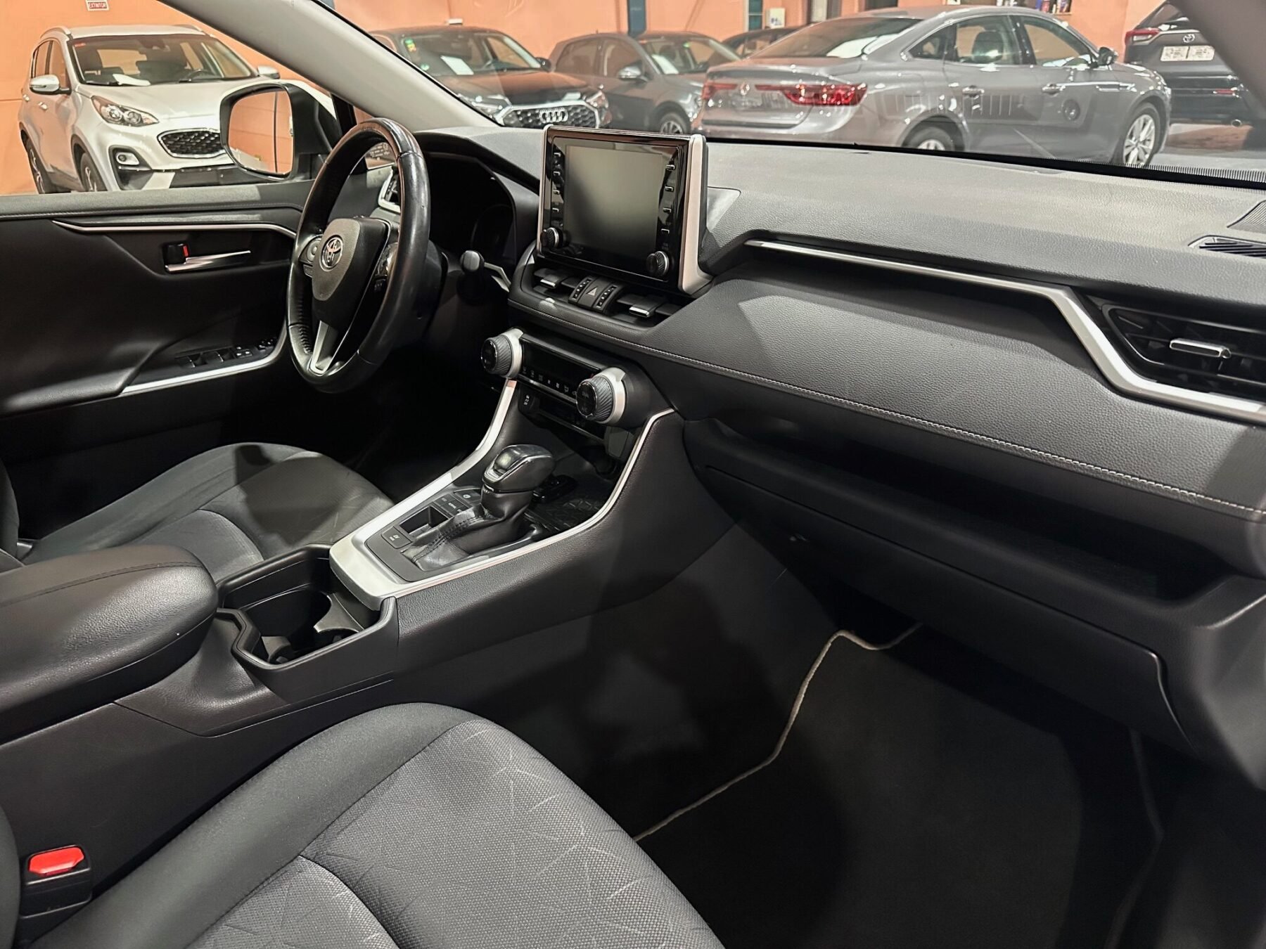 TOYOTA RAV4 BUSINES 2WD