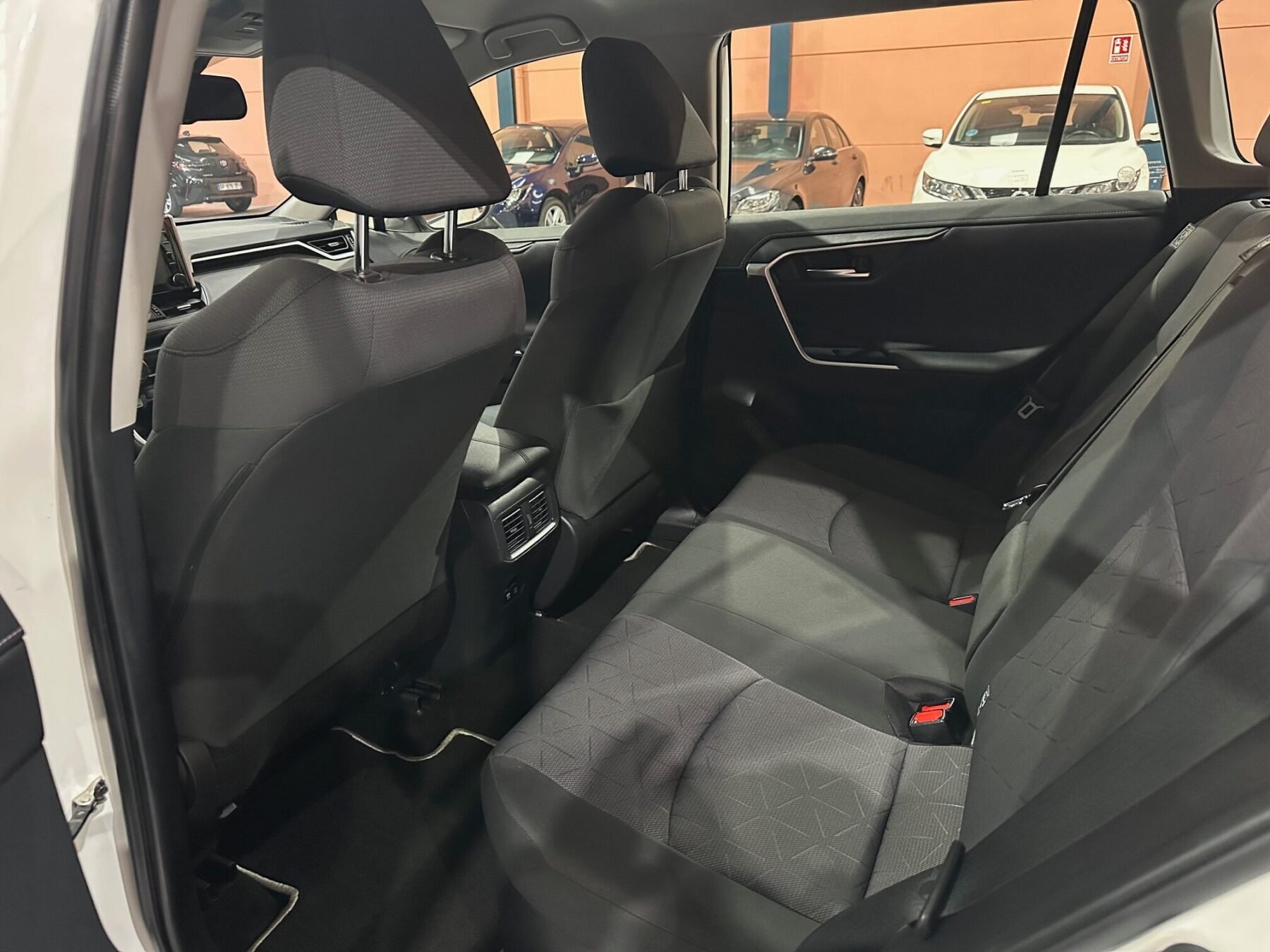 TOYOTA RAV4 BUSINES 2WD