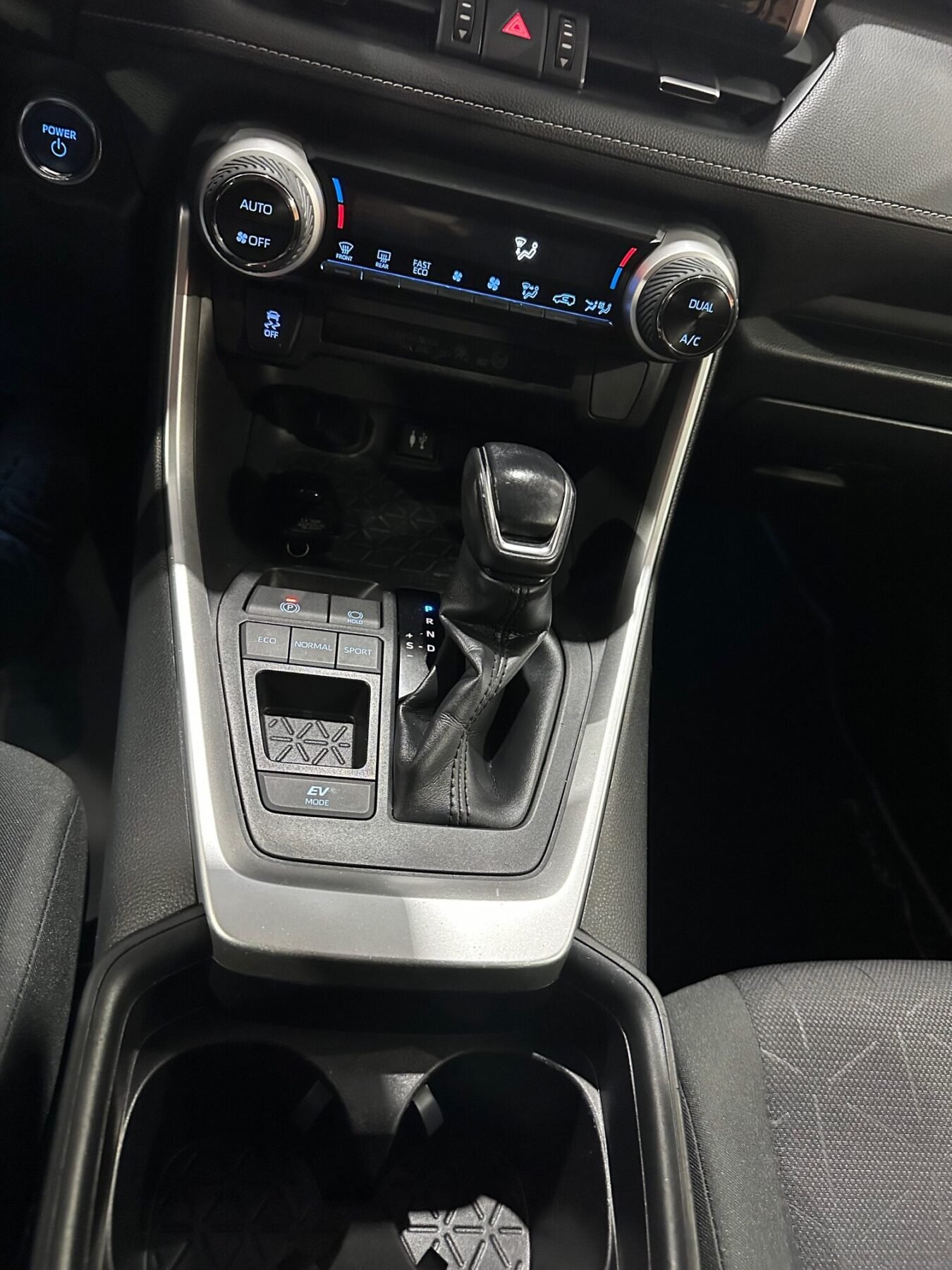 TOYOTA RAV4 BUSINES 2WD