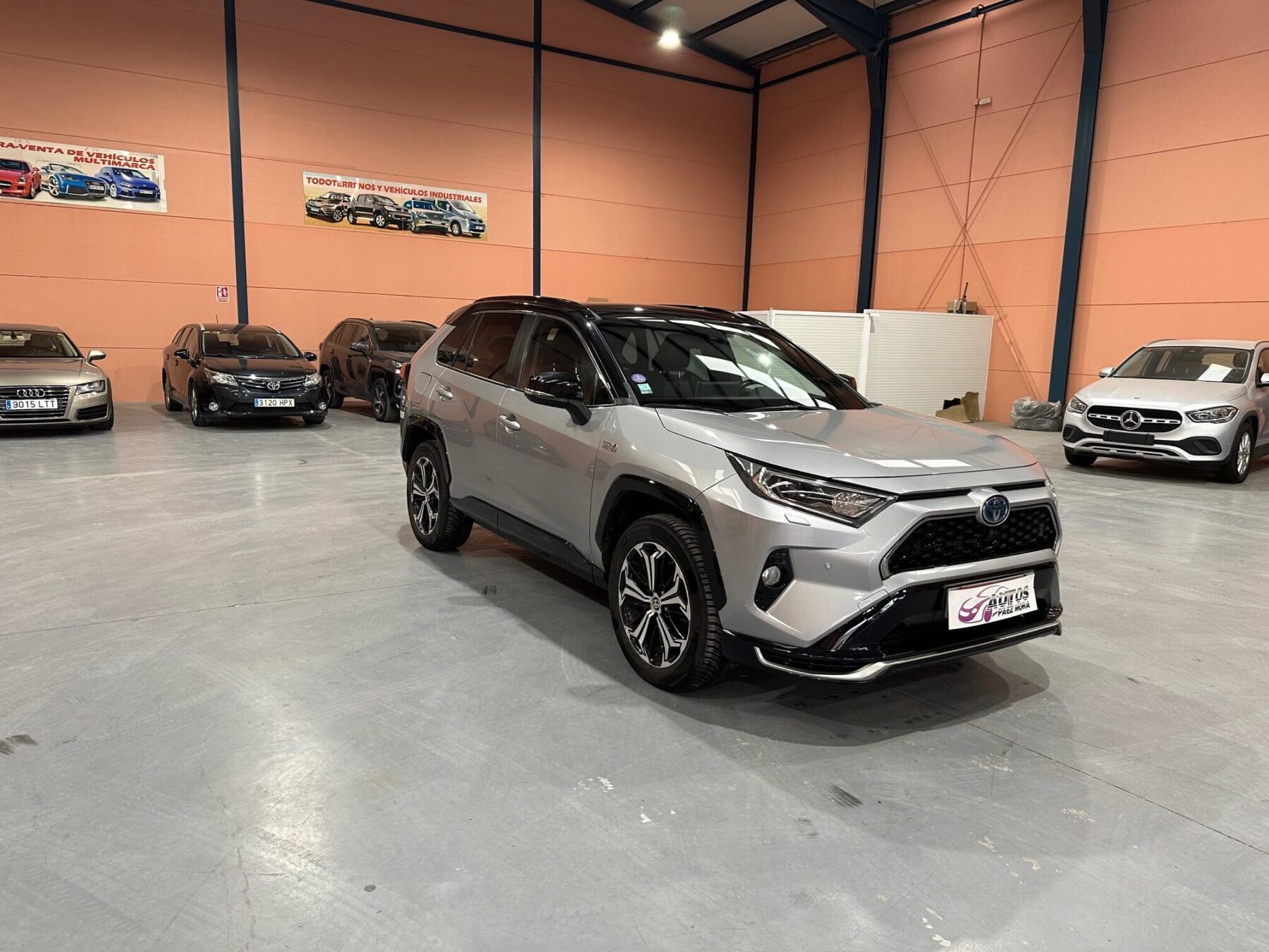 TOYOTA RAV4 2.5 COLLECTION