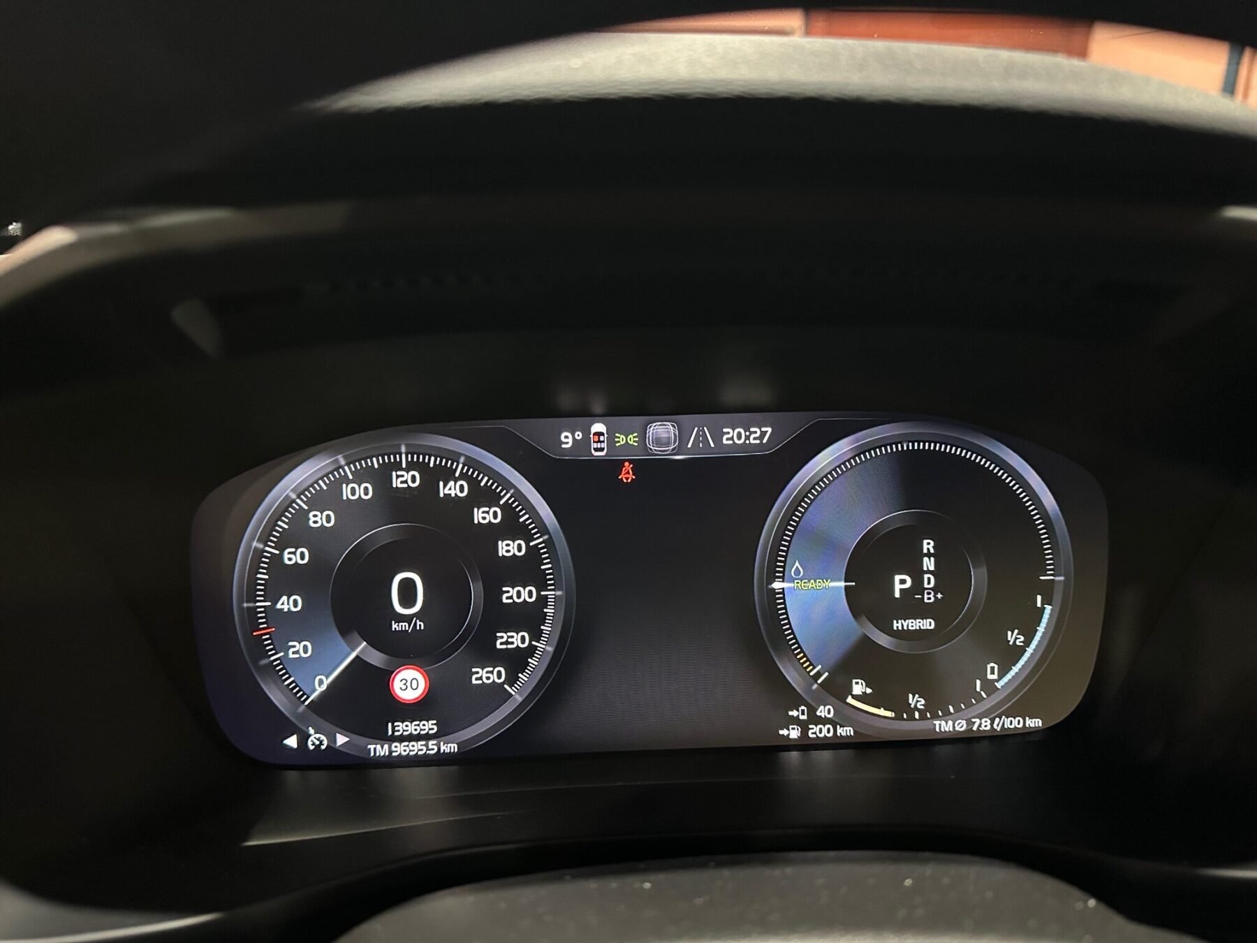 VOLVO XC-40 T-5 HIBRIDO ENCHUFABLE