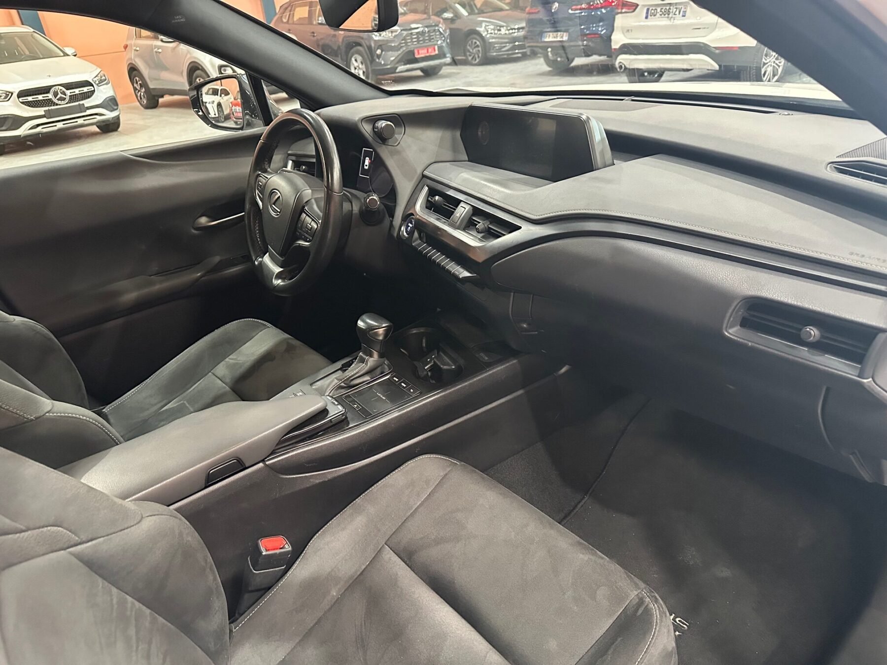 LEXUS UX BUSINES 2WD