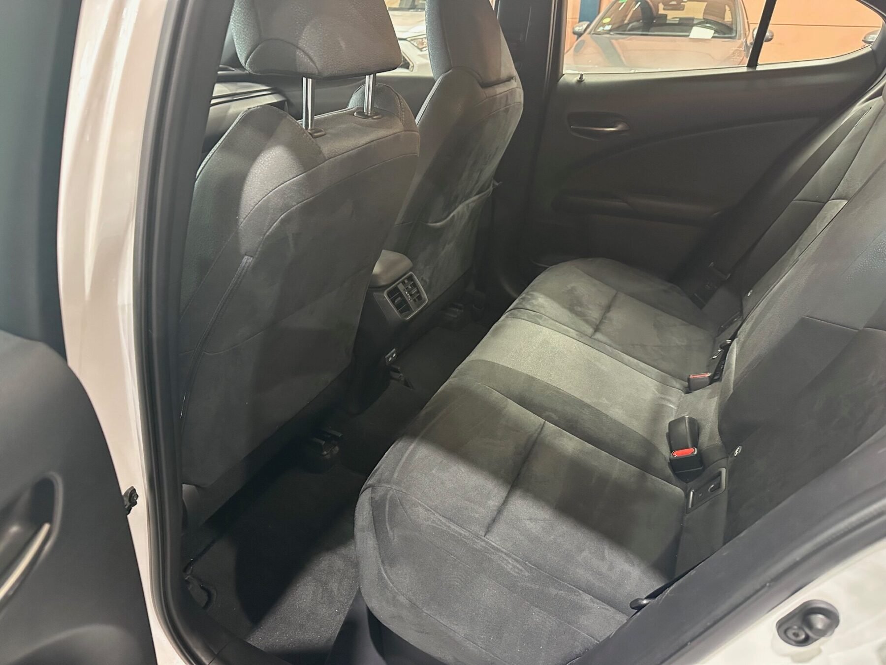 LEXUS UX BUSINES 2WD