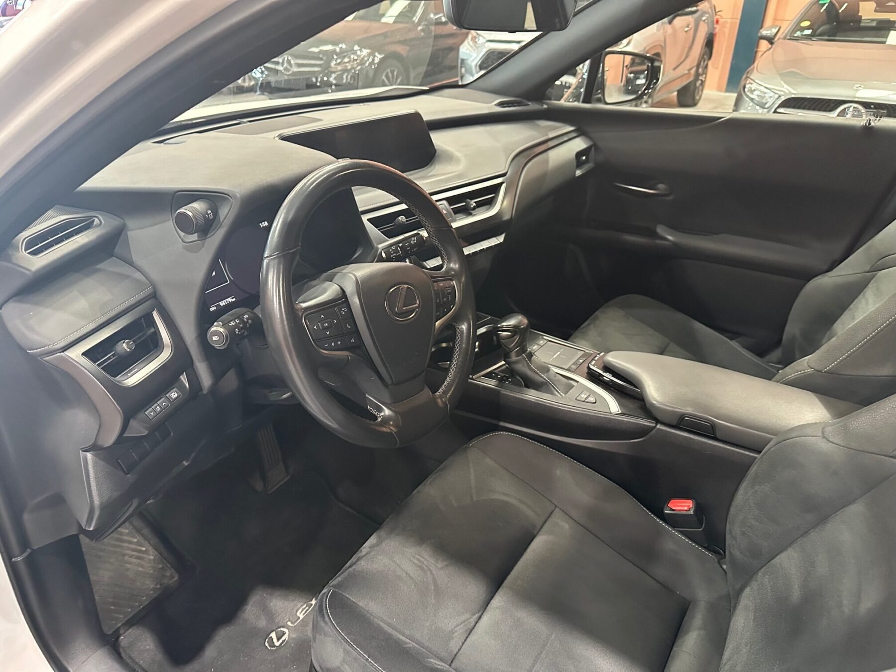 LEXUS UX BUSINES 2WD