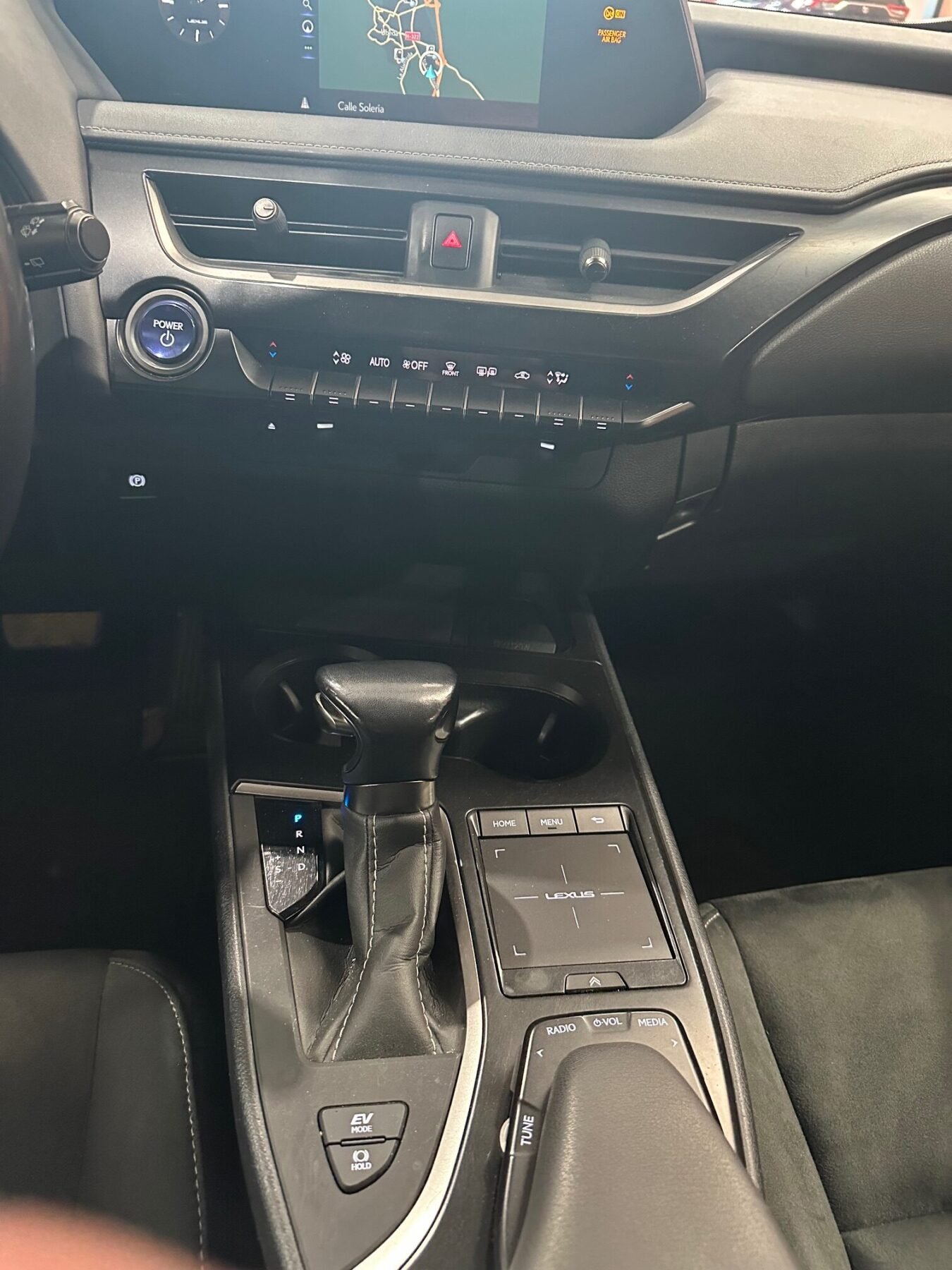 LEXUS UX BUSINES 2WD