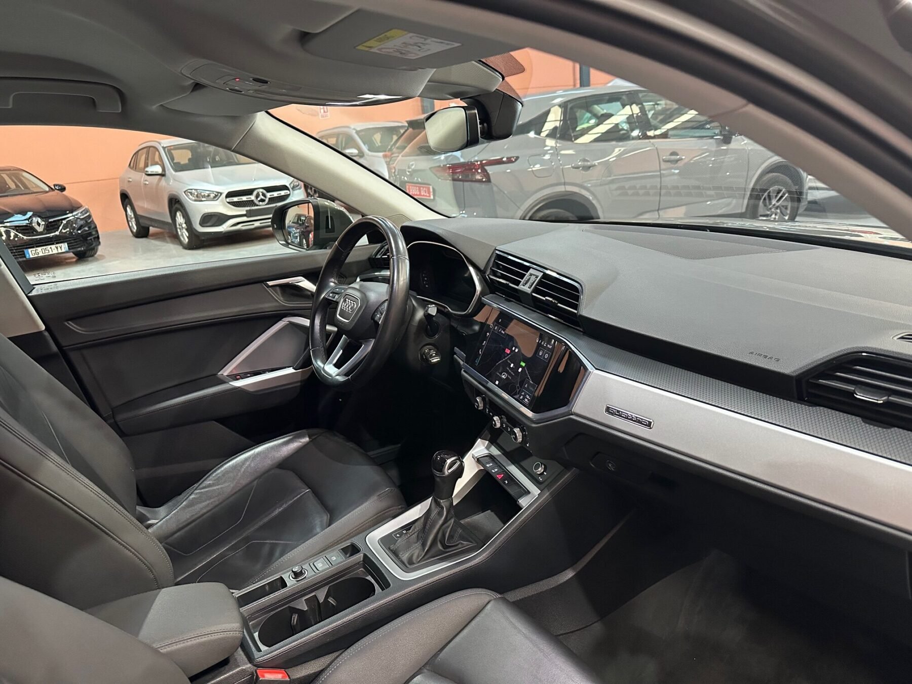 AUDI Q3 35 TDI STRONIC quatro