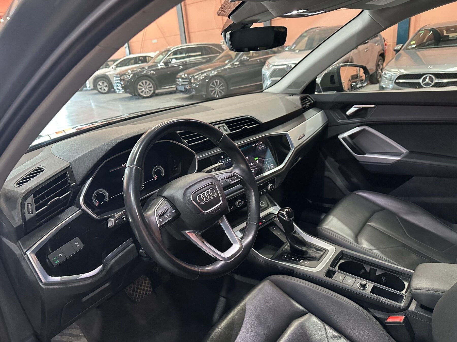 AUDI Q3 35 TDI STRONIC quatro