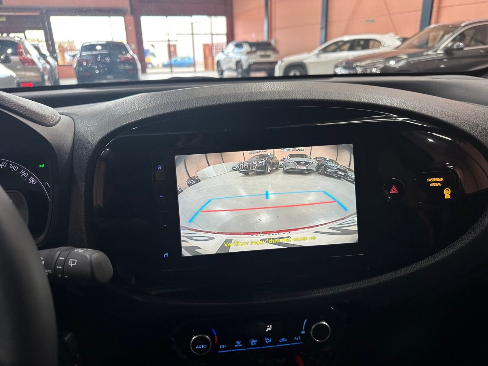 TOYOTA AYGO X CROS