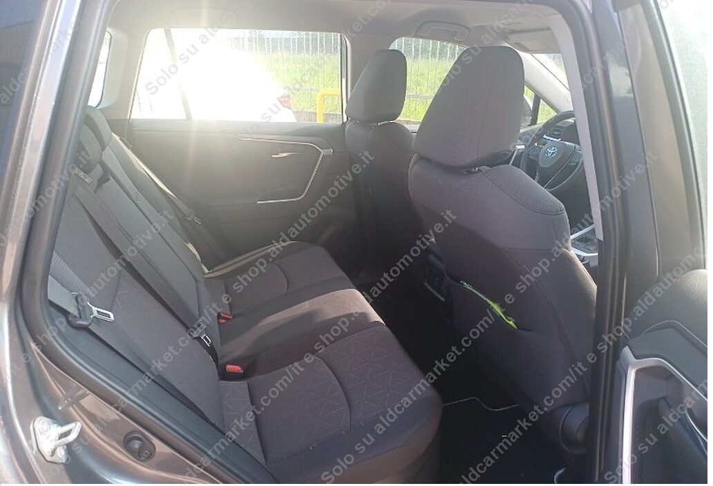 TOYOTA RAV4 BUSINES 2WD