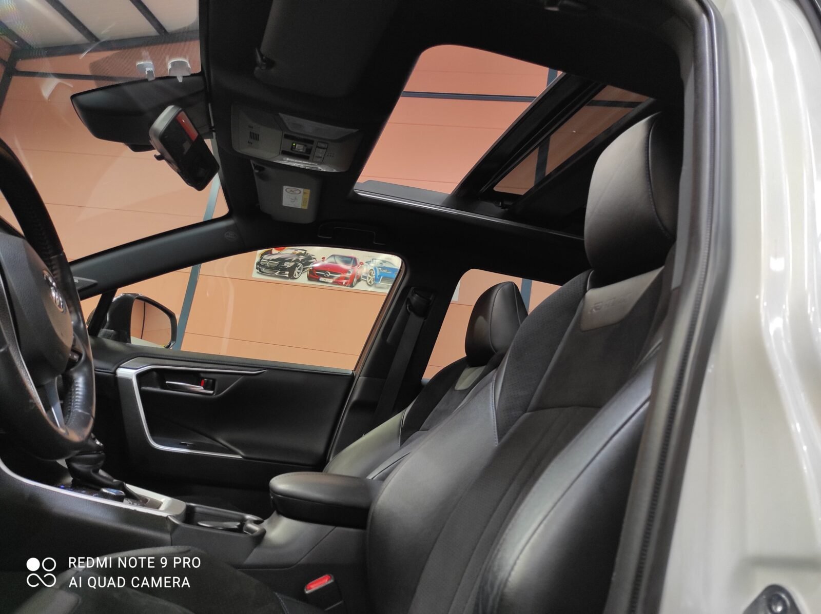 TOYOTA RAV4 BLACK EDITION