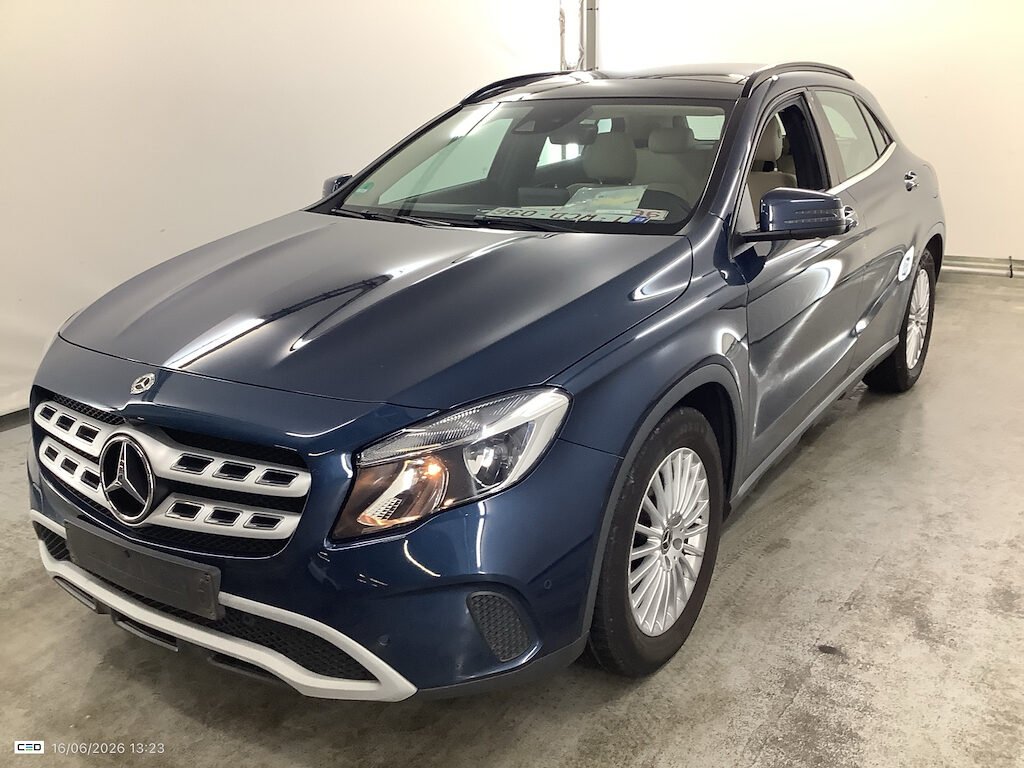 MERCEDES-BENZ 200 D AUT