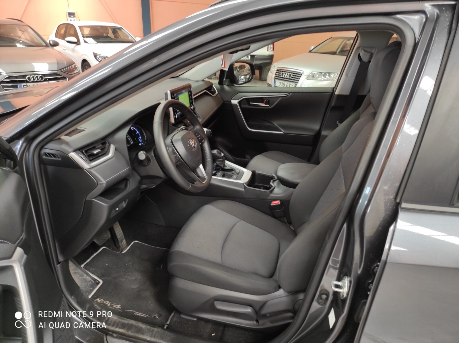 TOYOTA RAV4 BUSINES 2WD