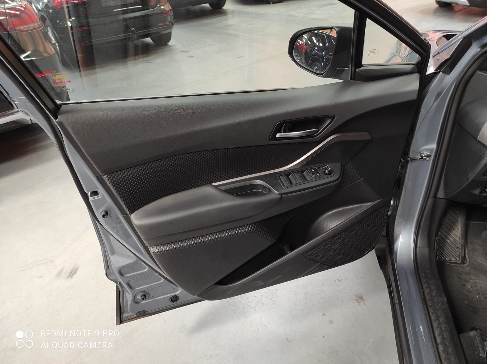 TOYOTA C-HR C-HR 1.8 hibride 122 DYN bus BEYOND ZERO ACAD
