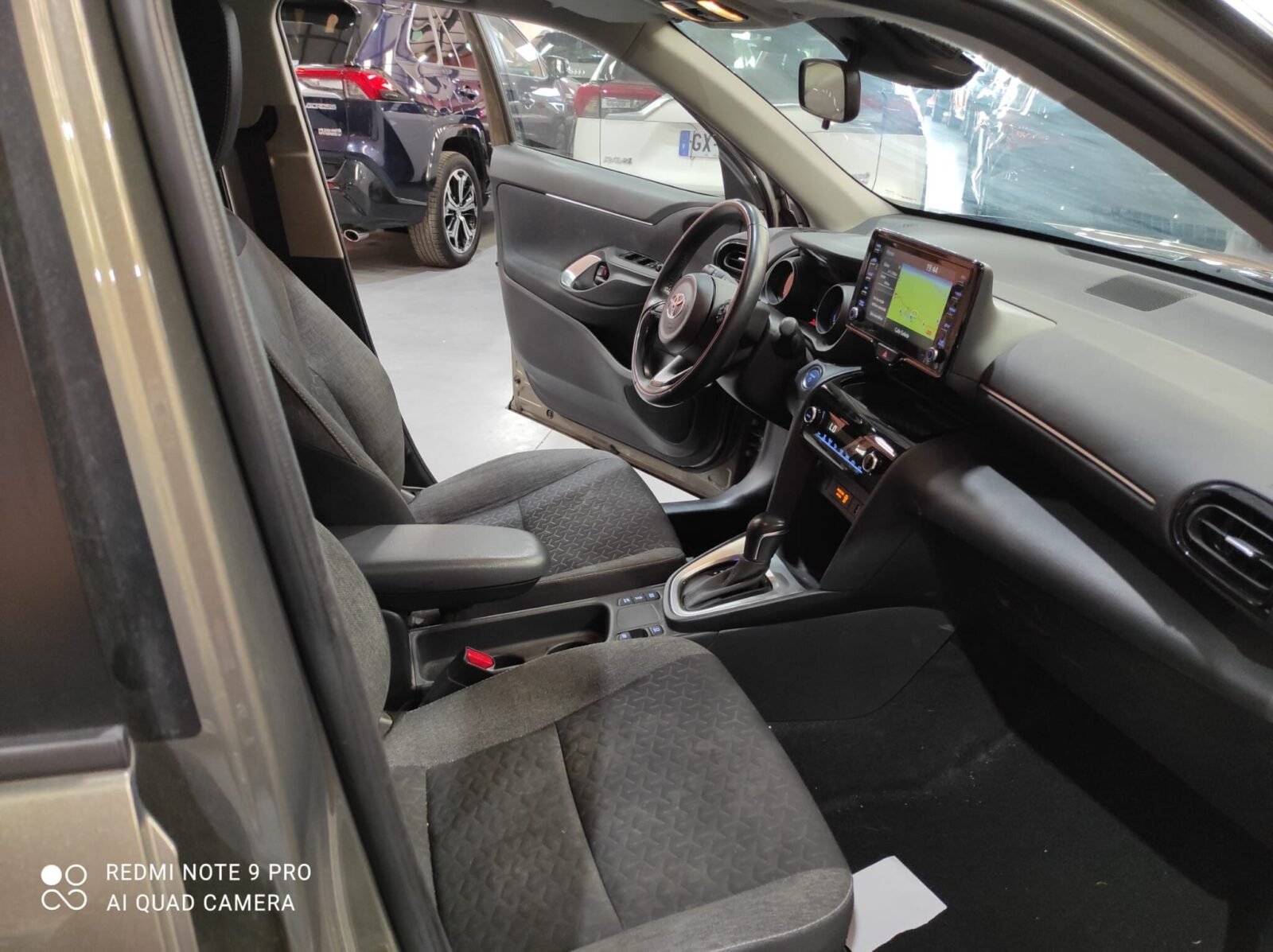 TOYOTA YARIS YARIS CROOS 